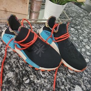 Atletic shoes